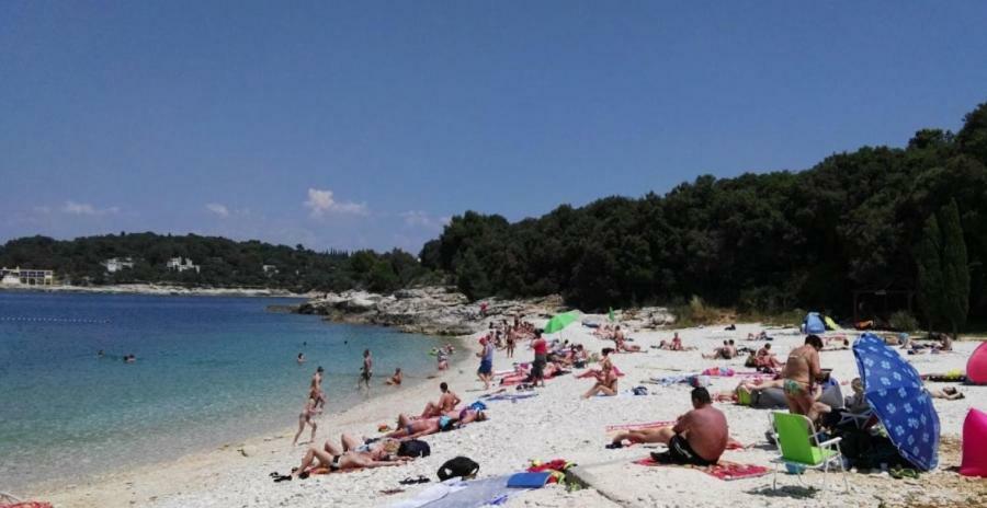 Two Bedroom Apartment, Nice Neighborhood, Free Parking, Wifi Pula Buitenkant foto